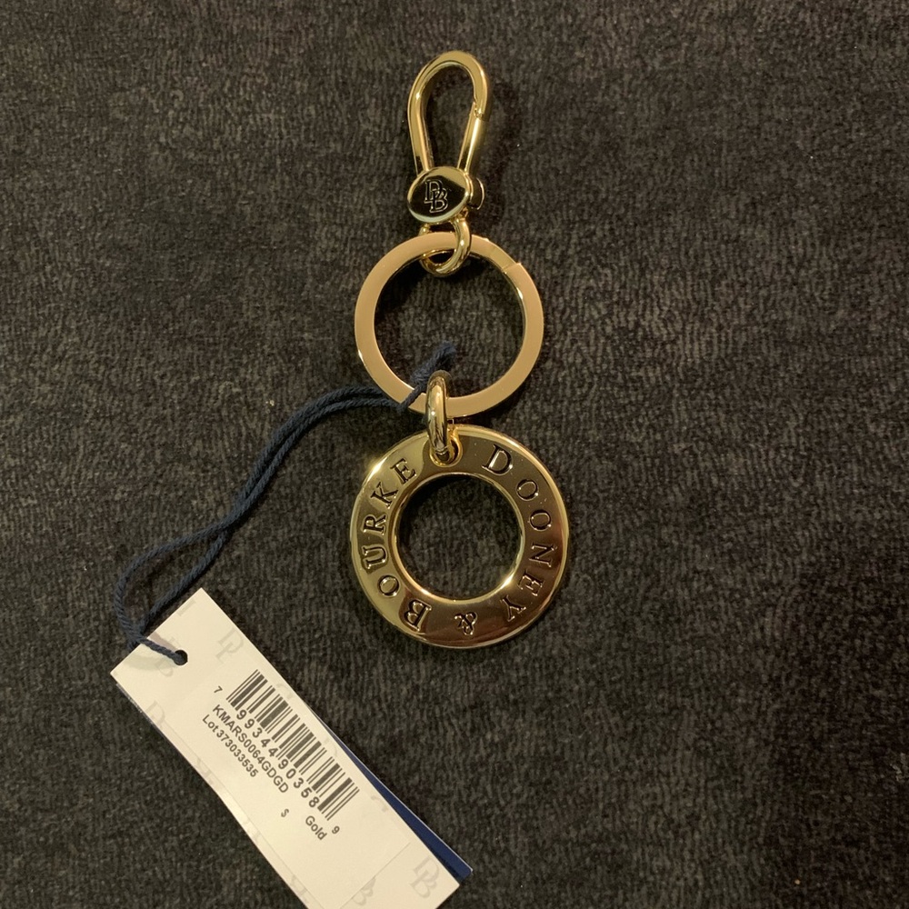 D&B Signature Keyring